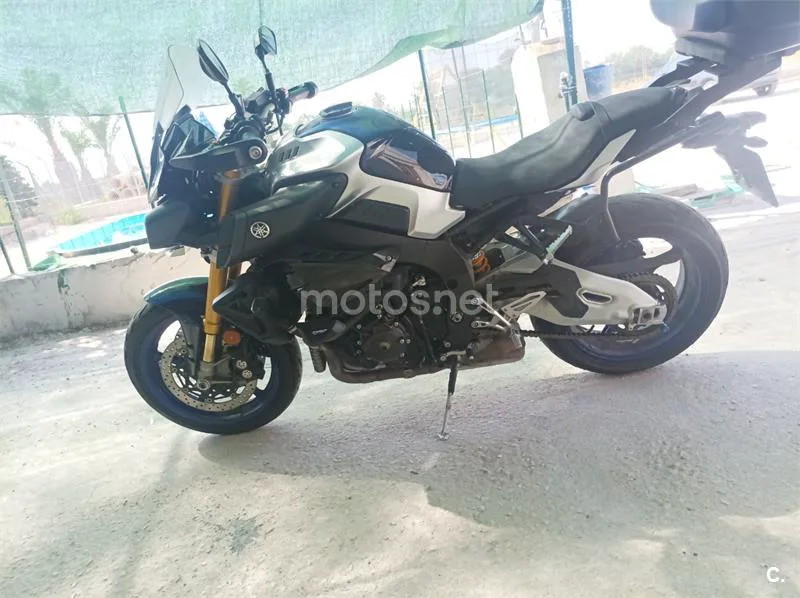 Yamaha MT-10 - Vista 3