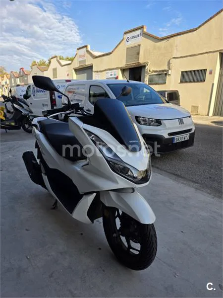 Honda PCX125 - Vista 3