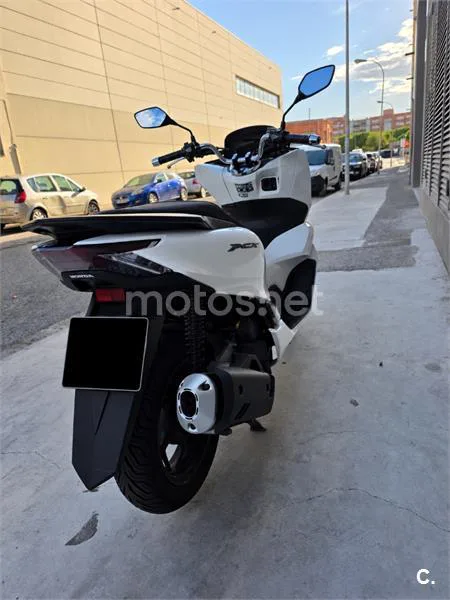 Honda PCX125 - Vista 6