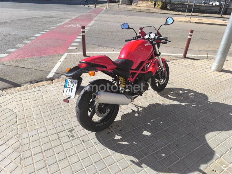Ducati Monster 695 - Vista 4