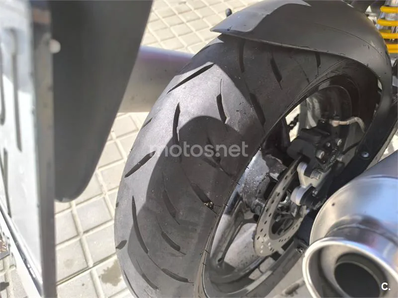 Ducati Monster 695 - Vista 5