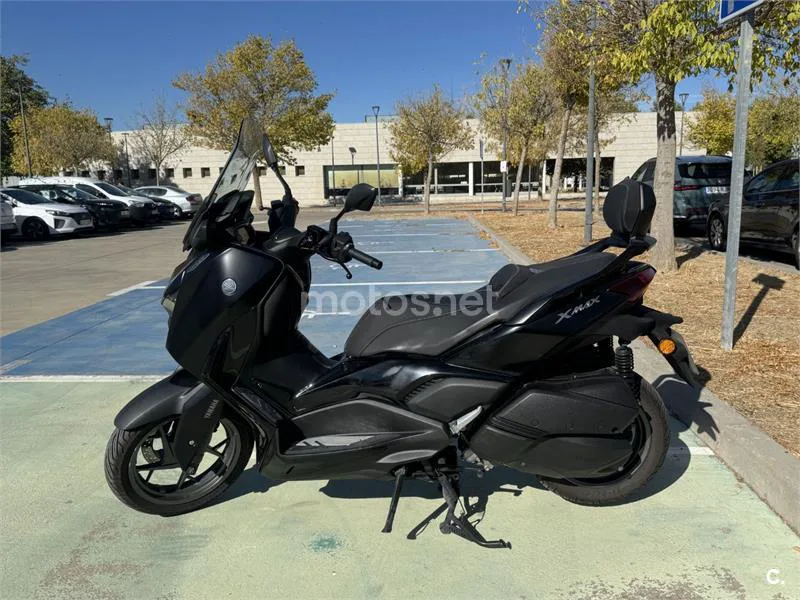 Yamaha XMAX 300 - Vista 3