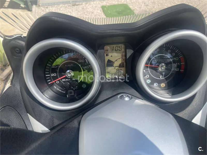 Yamaha XMAX 125 - Vista 6