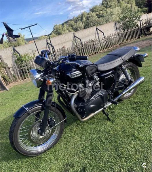 Triumph Bonneville T100 - Vista 3