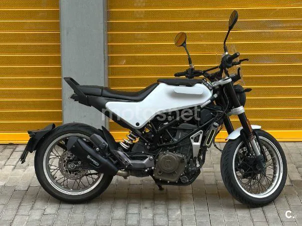 Husqvarna Svartpilen 401 2650 € 2019 Madrid - 1