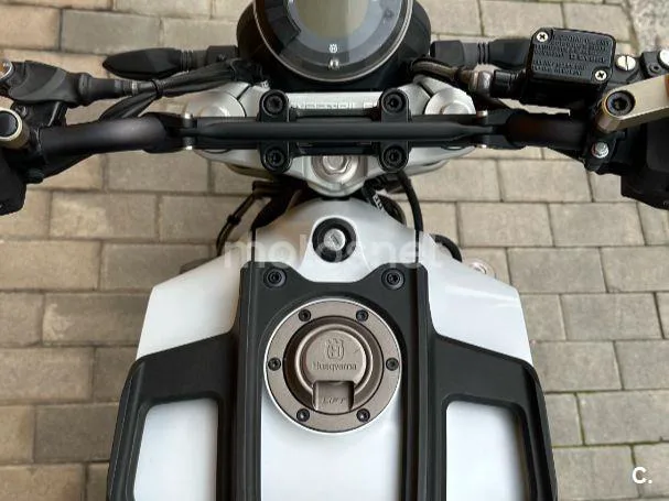 Husqvarna Svartpilen 401 - Vista 5