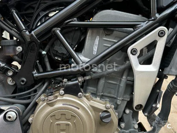 Husqvarna Svartpilen 401 - Vista 6