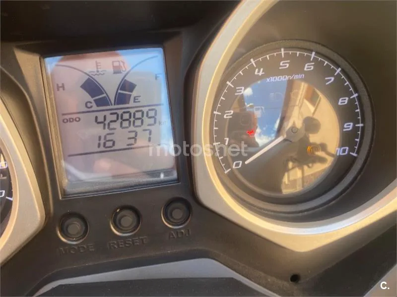 Kawasaki J300 - Vista 4