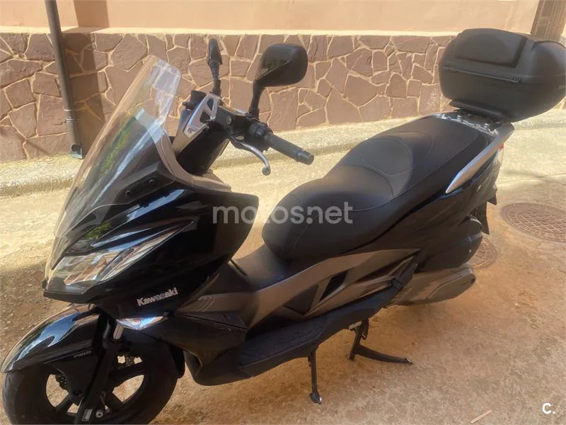 Kawasaki J300 - Vista 5
