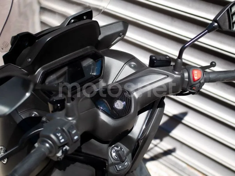 Yamaha XMAX 300 - Vista 19
