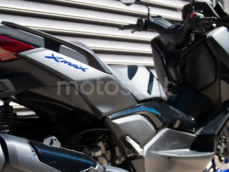 Yamaha XMAX 300 - Vista 6