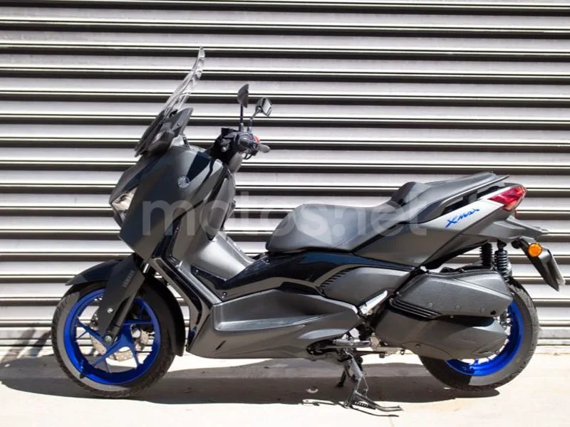 Yamaha XMAX 300 - Vista 9