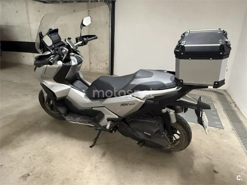 Honda ADV350 - Vista 3