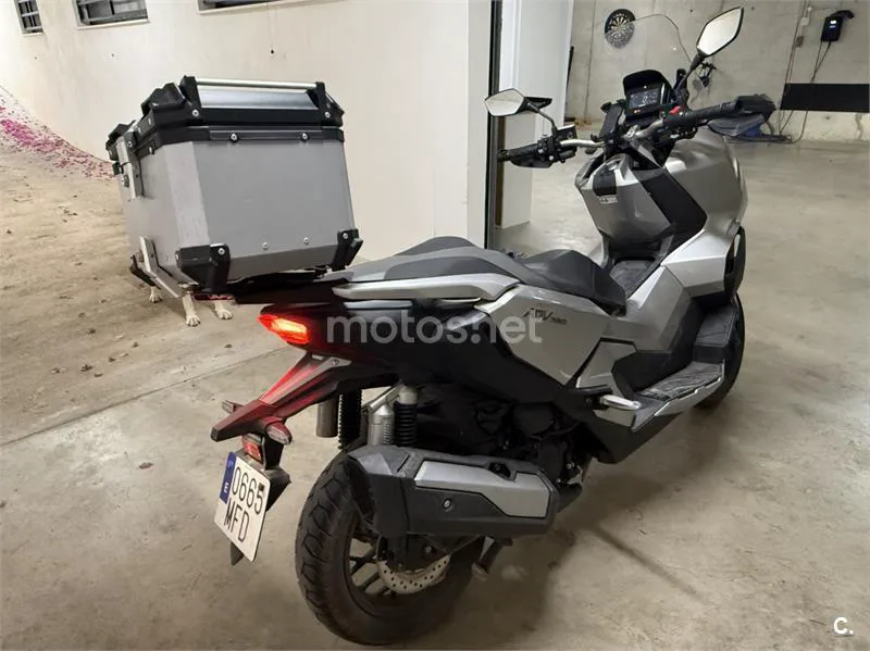 Honda ADV350 - Vista 5