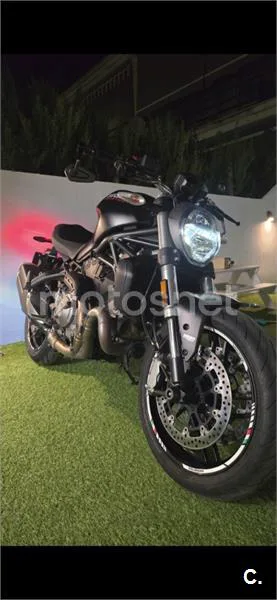 Ducati Monster 821 - Vista 5