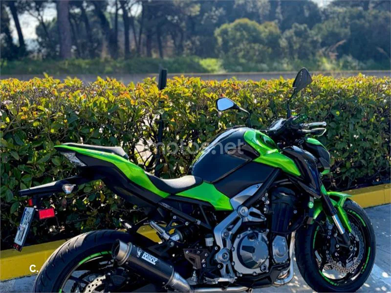 Kawasaki Z900 - Vista 3