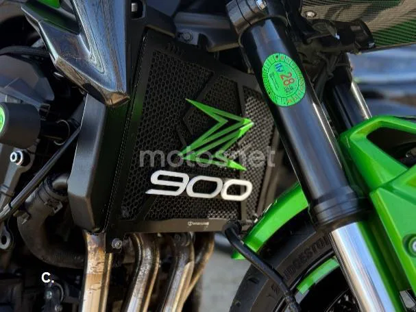 Kawasaki Z900 - Vista 4