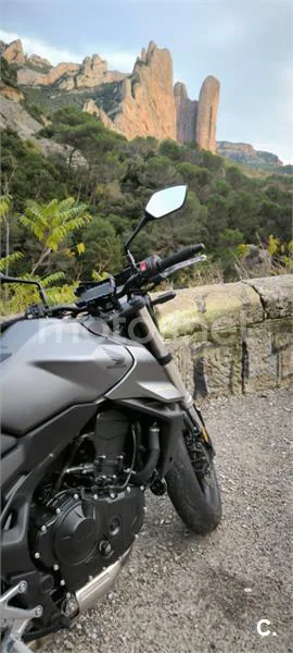 Honda CB750 Hornet - Vista 4