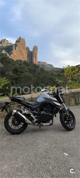 Honda CB750 Hornet - Vista 6