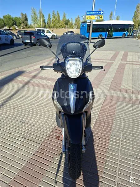 Piaggio Beverly Sport Touring 350 2950 € 2016 Madrid - 1