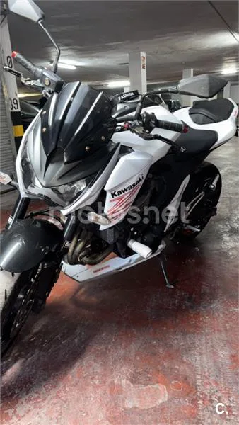 Kawasaki Z800 - Vista 5