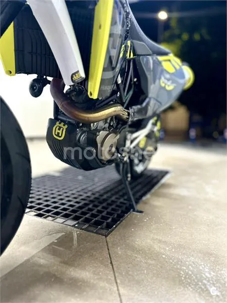 Husqvarna 701 Supermoto - Vista 18