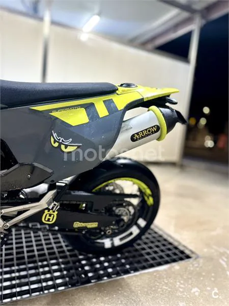 Husqvarna 701 Supermoto - Vista 5