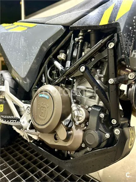 Husqvarna 701 Supermoto - Vista 6