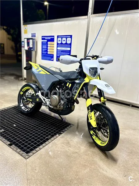Husqvarna 701 Supermoto - Vista 7