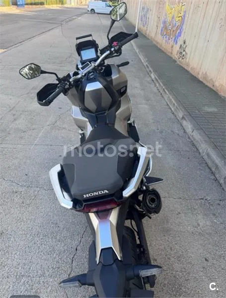 Honda X-ADV - Vista 5
