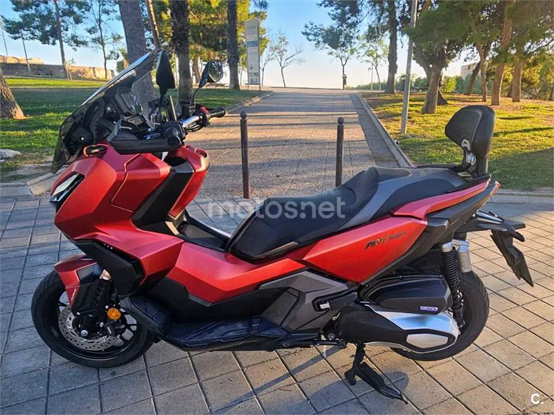 Honda ADV350 - Vista 4