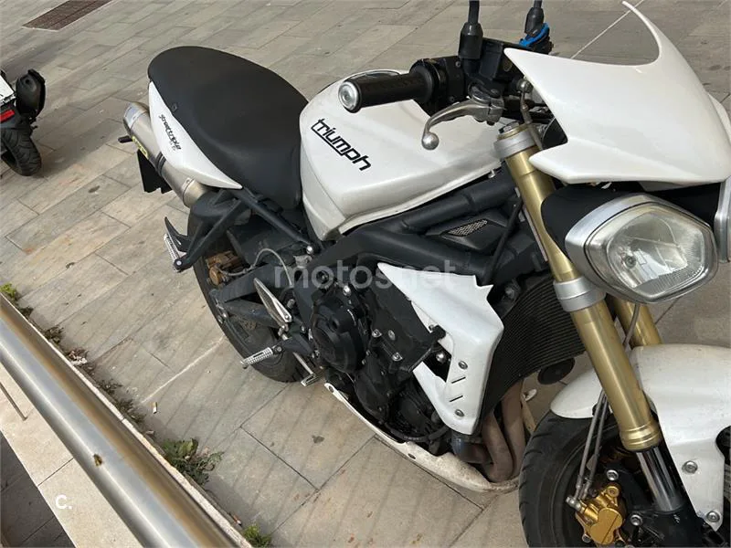 Triumph Street Triple - Vista 3