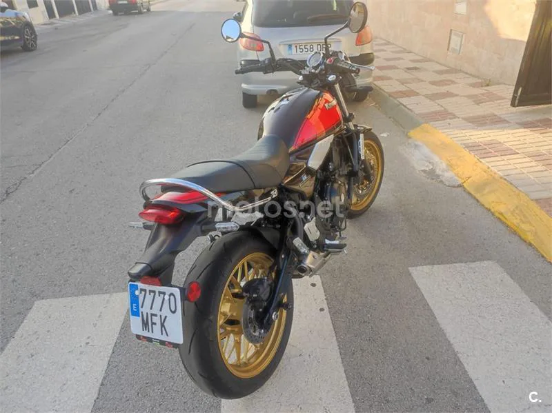 Kawasaki Z650 - Vista 3