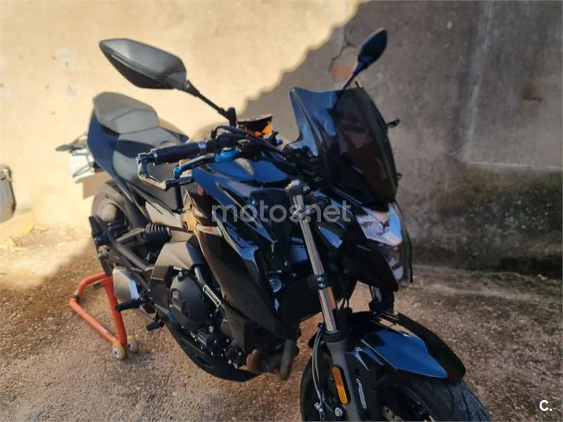 CFMOTO 650NK - Vista 3