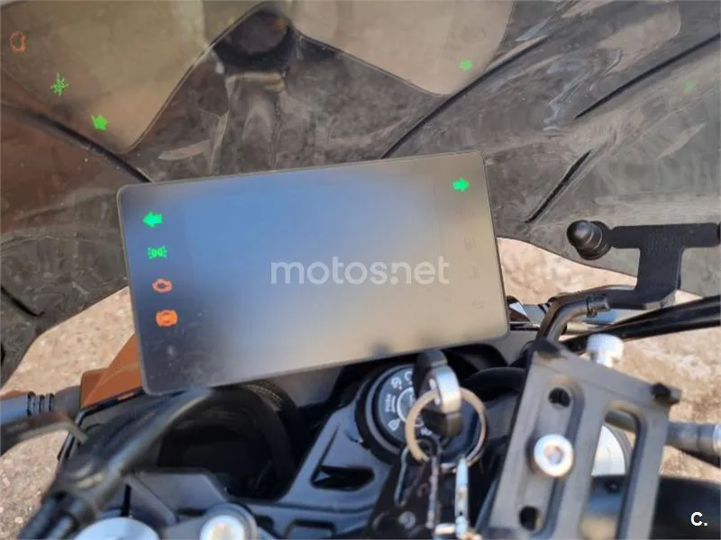 CFMOTO 650NK - Vista 8
