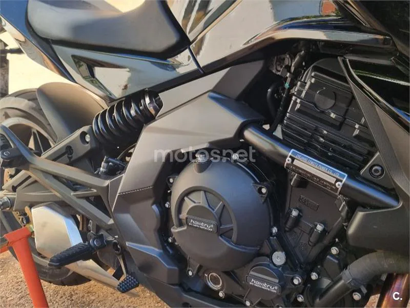 CFMOTO 650NK - Vista 9