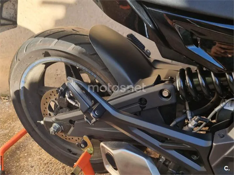 CFMOTO 650NK - Vista 10