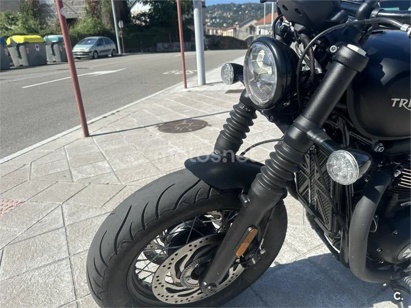 Triumph Bonneville Bobber - Vista 4
