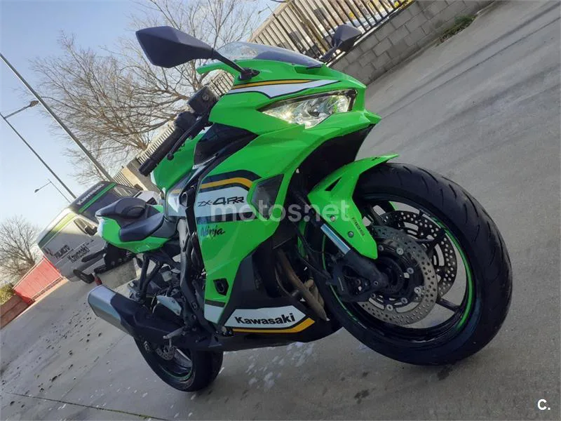 Kawasaki Ninja ZX-4RR - Vista 3