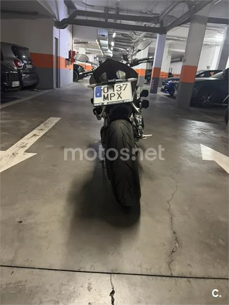 Ducati Streetfighter V2 - Vista 3