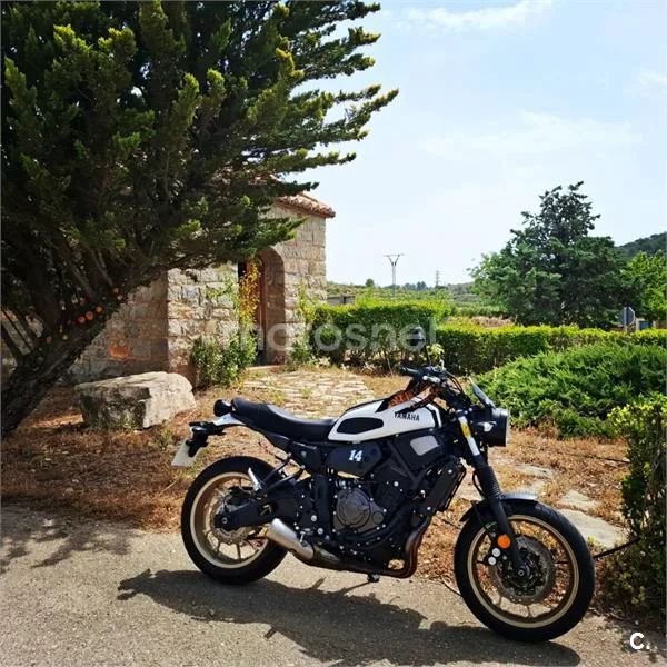 Yamaha XSR700 - Vista 3