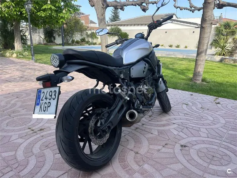 Yamaha XSR700 - Vista 3