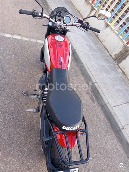 Ducati Scrambler - Vista 3