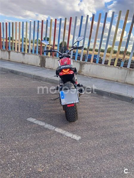 Ducati Scrambler - Vista 4