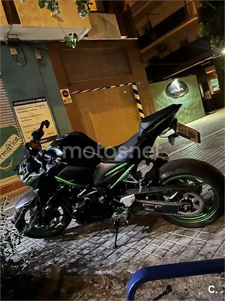 Kawasaki Z900 - Vista 3