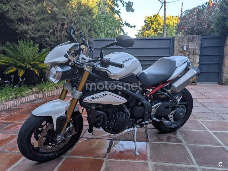 Triumph Speed Triple - Vista 6