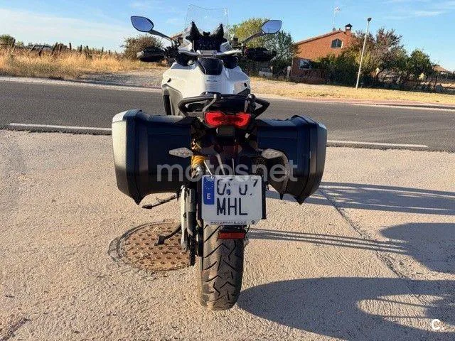 Ducati Multistrada V4 - Vista 4