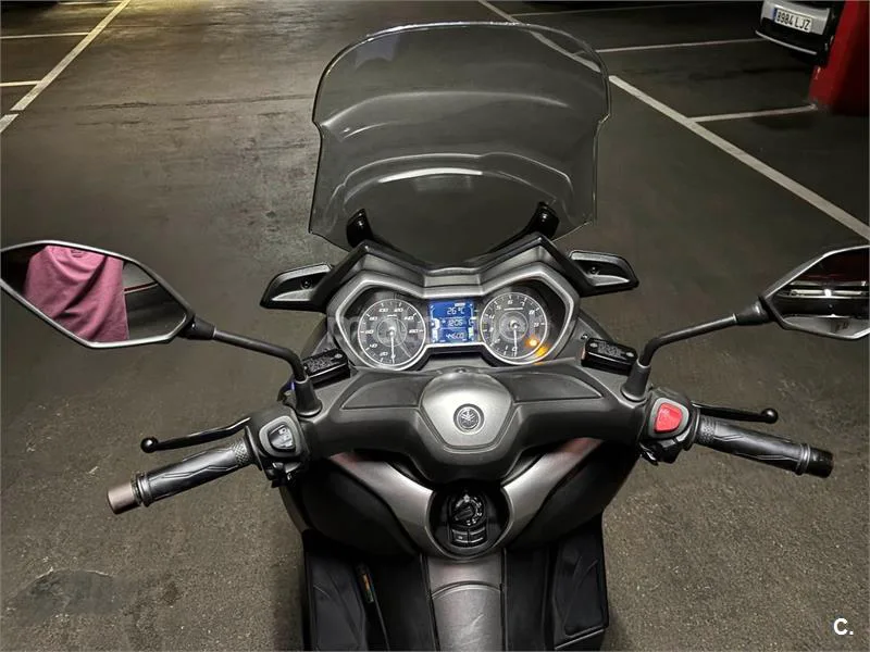 Yamaha XMAX 300 - Vista 6