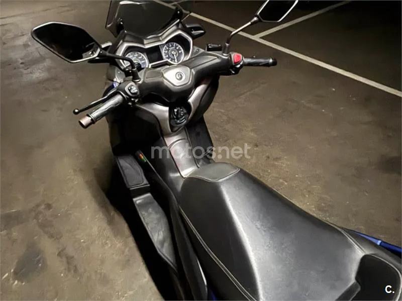 Yamaha XMAX 300 - Vista 7