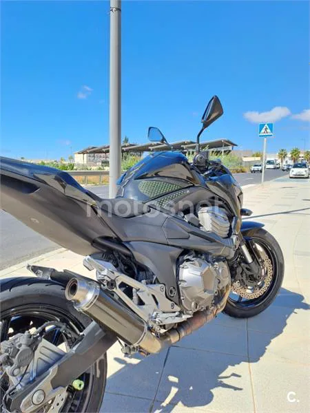 Kawasaki Z800 - Vista 11